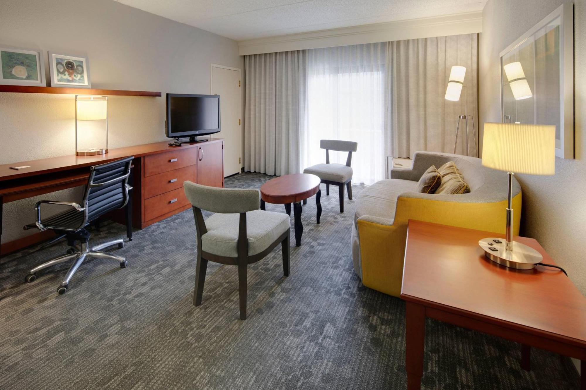 คอร์ตยาร์ด แอตแลนตา นอร์ครอส/พีซทรี คอร์เนอร์ Hotel ภายนอก รูปภาพ