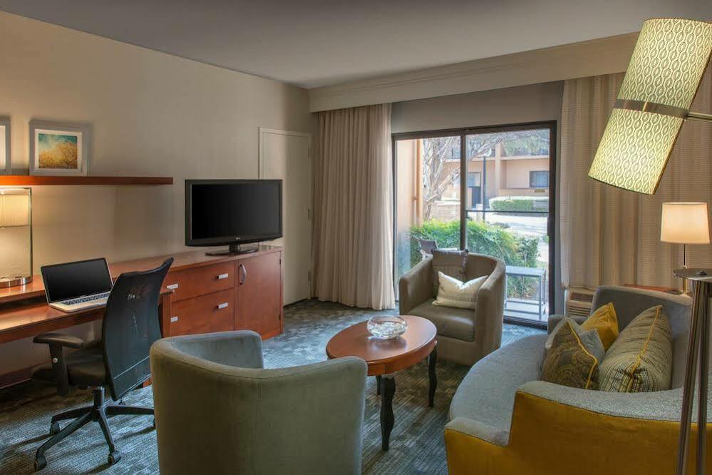 คอร์ตยาร์ด แอตแลนตา นอร์ครอส/พีซทรี คอร์เนอร์ Hotel ภายนอก รูปภาพ
